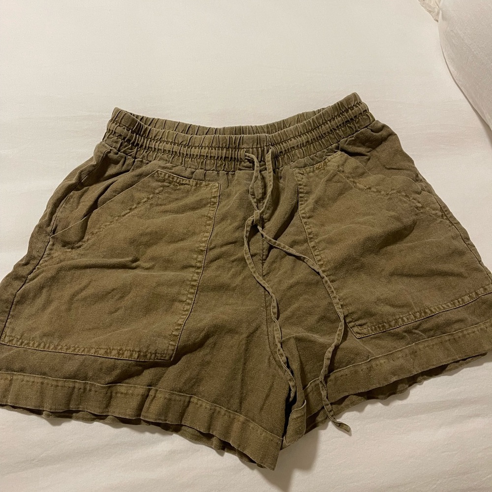 Linen shorts